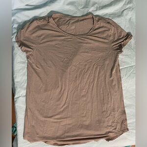 Lululemon tshirt